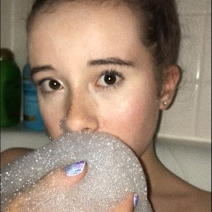 Meet your Posher, Lydia